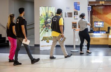 Procon Maceió faz ação educativa nos cinemas da capital