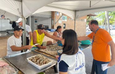 Visa de Maceió realiza ação conjunta com outras secretarias municipais por toda orla marítima da capital