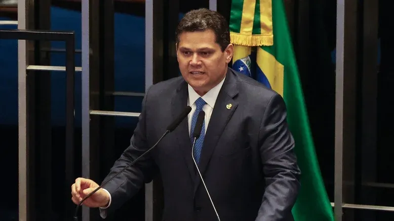 ‘Nem com 81 assinaturas pauto o impeachment de ministro do STF’, diz Alcolumbre