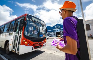 Corrida Segura leva capacitação para motoristas do terminal de ônibus do Benedito Bentes
