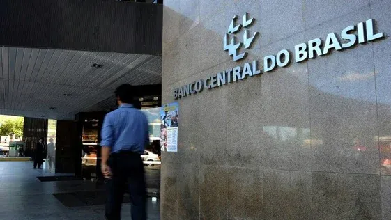 Novo teto de R$ 15 mil para Pix: entenda quem estará sujeito à nova regra do BC
