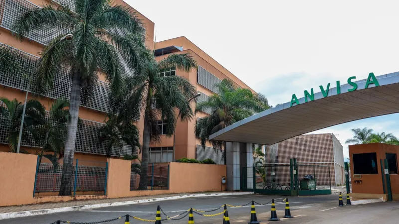 Anvisa proíbe fabricação e venda de 12 produtos de limpeza