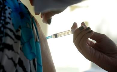 Covid-19: em 24 horas, país teve 17.355 mil novos casos e 92 mortes