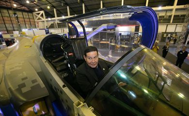 Vice-presidente participa de feira da indústria de defesa