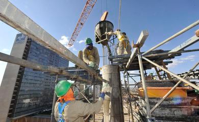 Inflação da construção fica em 1,49% em maio