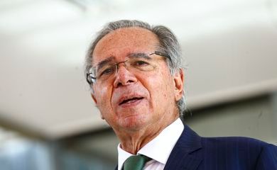Ministro diz que governo não conseguirá dar reajuste a servidores