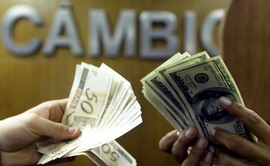 Dólar sobe para R$ 5,42 em dia de nervosismo no mercado financeiro