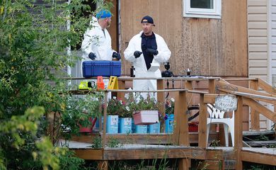 Canadá procura suspeitos de ataque que deixou 10 mortos e 15 feridos