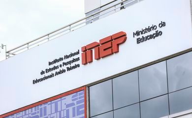 Ensino a distância cresce 474% em uma década