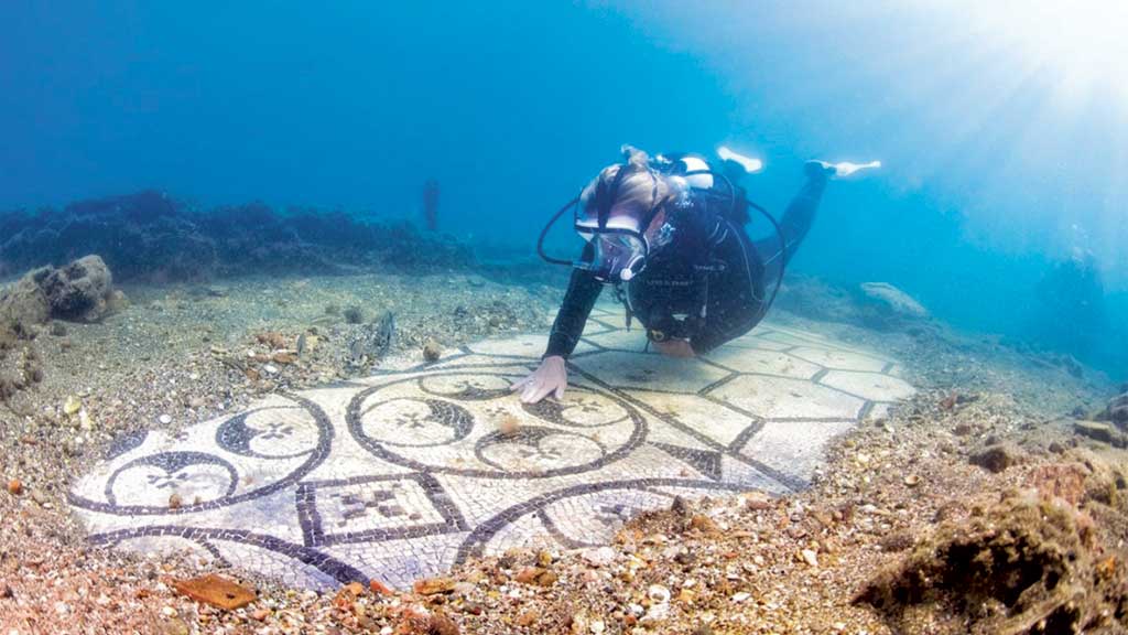 Expedição descobre templo árabe de 2.000 anos no fundo do mar