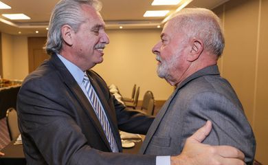 Lula parte para primeira viagem internacional de governo