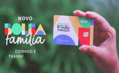 Caixa começa a pagar Bolsa Família com adicional de R$ 150