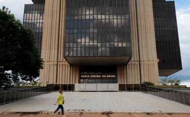 Atividade econômica tem alta de 3,32% em fevereiro