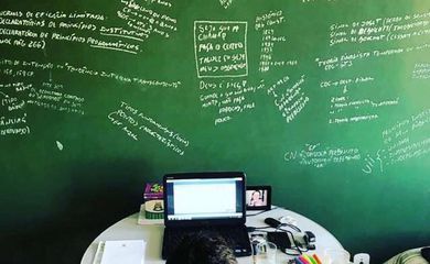 Oferta de 10 mil vagas traz expectativa para os concurseiros