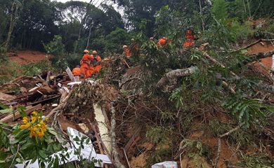 Regulamentado envio de alertas à população sobre desastres