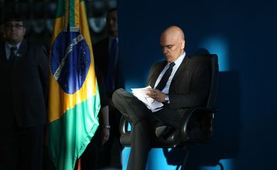 Alexandre de Moraes é hostilizado na Itália e políticos reagem