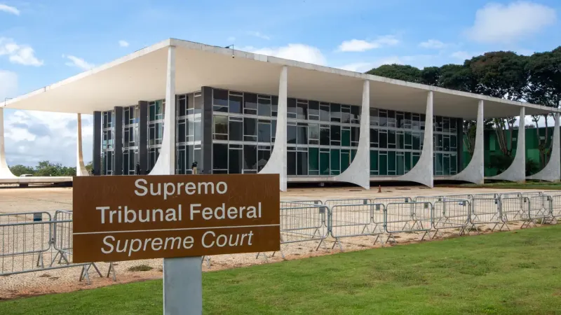 Homem é preso ao tentar invadir a sede do STF em Brasília