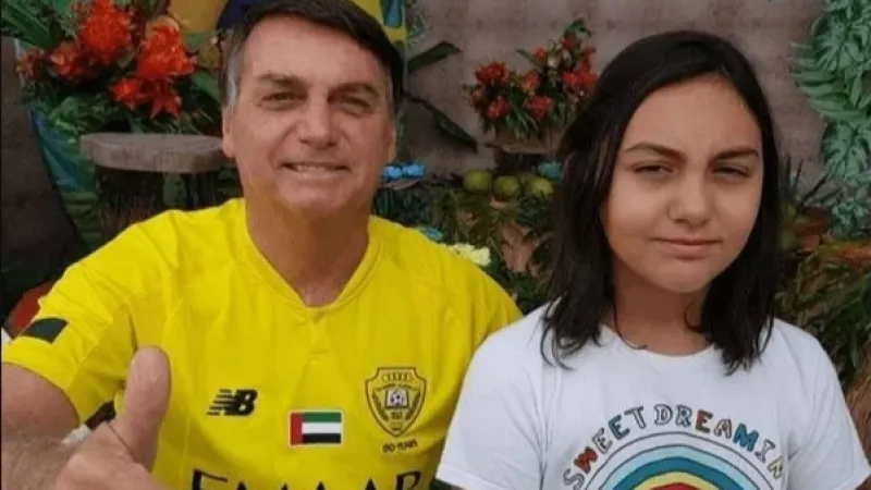 Bolsonaro pede a Moraes para comemorar 15 anos da filha em casa