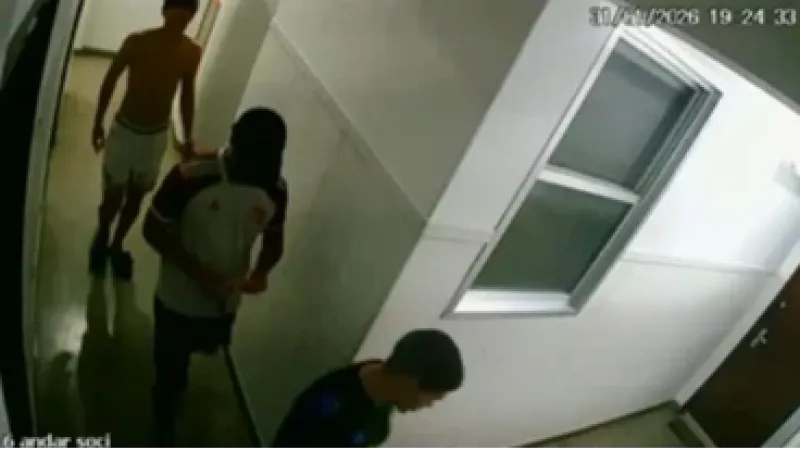 Menor que atraiu adolescente vítima de estupro coletivo no RJ se entrega à polícia