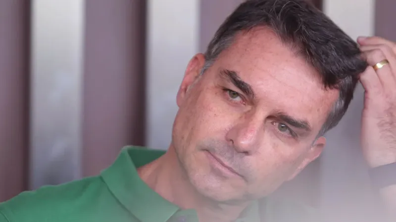 Líderes do Centrão não atendem convite e esvaziam reunião com Flávio