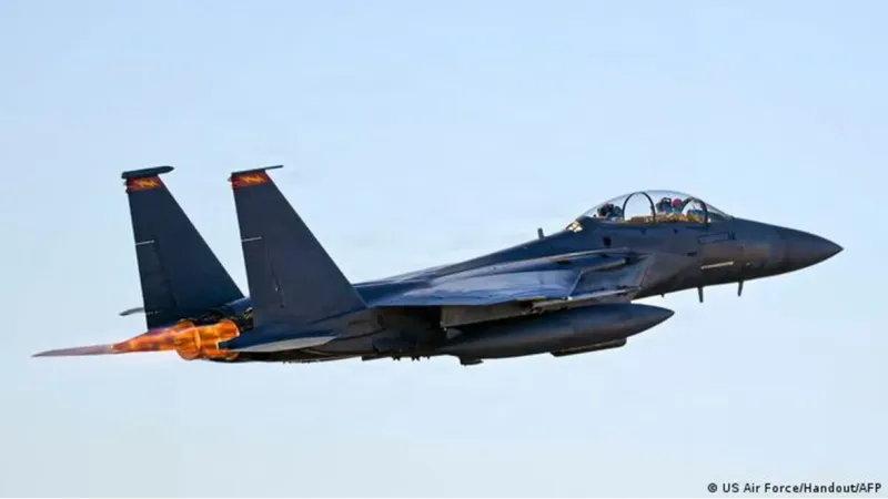 EUA resgatam piloto de caça abatido no Irã; Trump elogia ação audaciosa