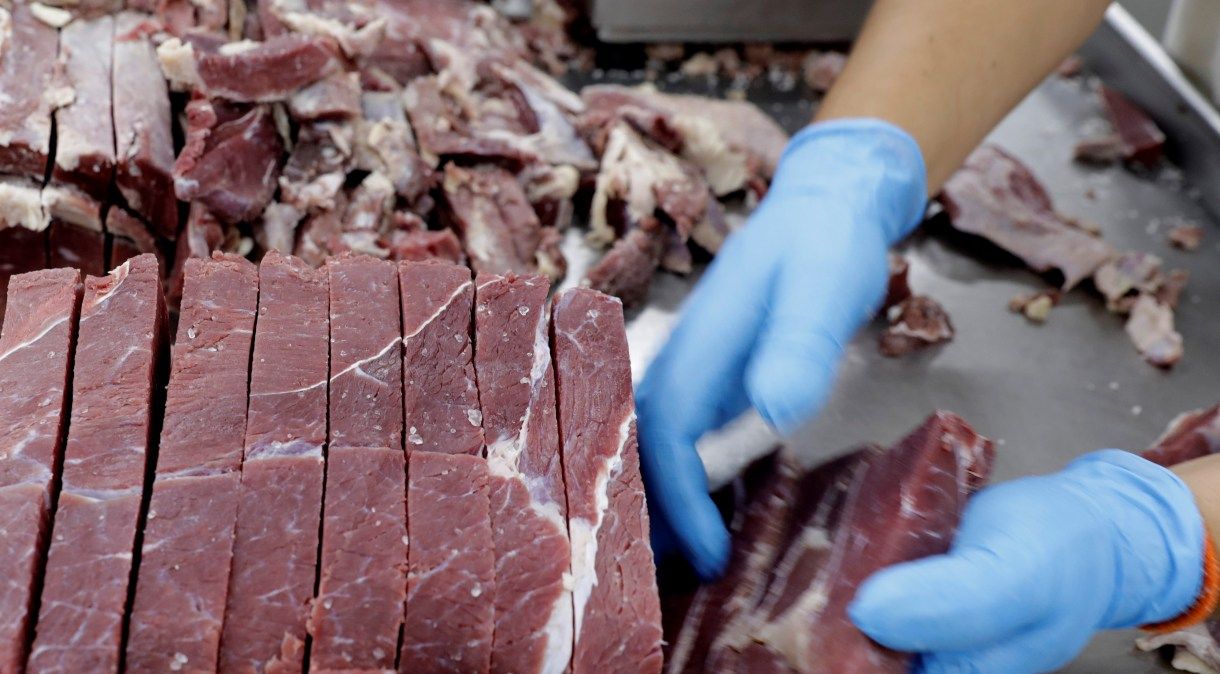 Reforma Tributária: Deputados querem incluir carnes e frango na cesta básica