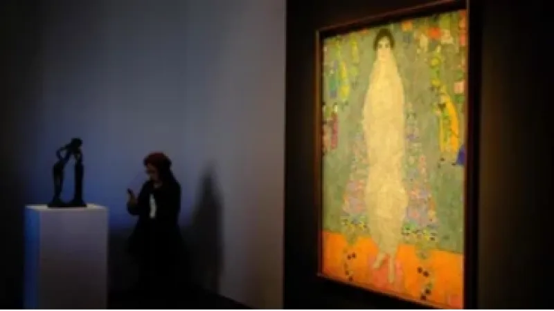 Pintura de Klimt quebra recorde e é vendida por US$ 236,4 milhões em leilão