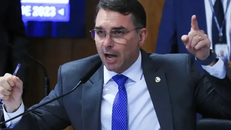 O que a candidatura de Flávio à presidência expõe sobre a estratégia do bolsonarismo