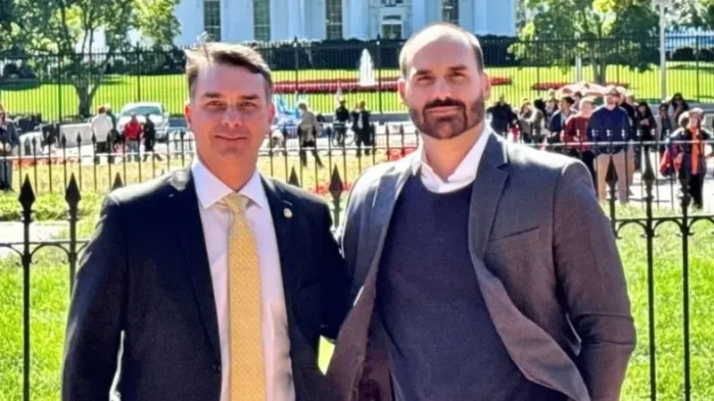 Eduardo Bolsonaro cobra engajamento de aliados na candidatura do irmão Flávio