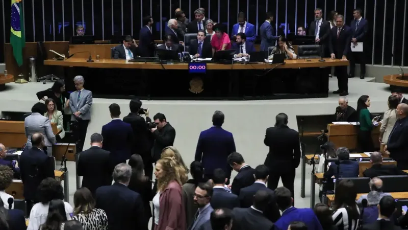 Motta adia votação de PL Antifacção para terça-feira (18)