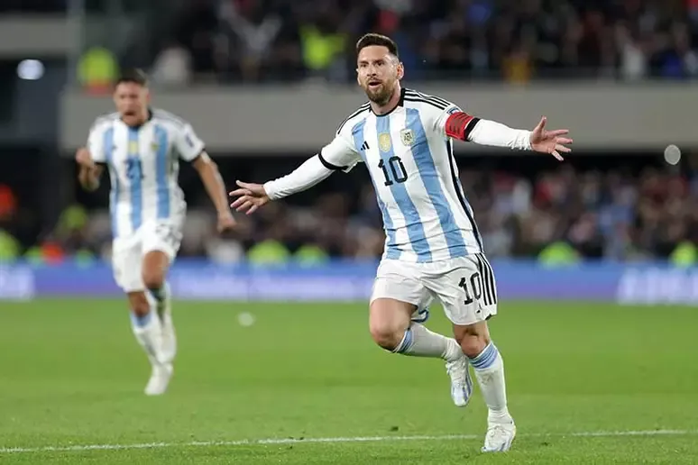 Messi faz golaço, e Argentina vence Equador em estreia nas Eliminatórias