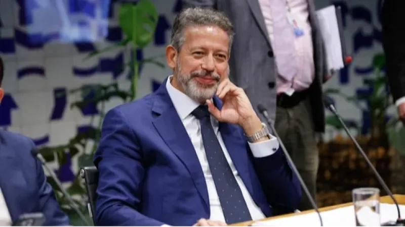 Arthur Lira lança pré-candidatura ao Senado por Alagoas com ausência de JHC