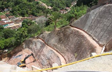 Obra de contenção definitiva de encosta chega a 75% de avanço na Grota da Alegria