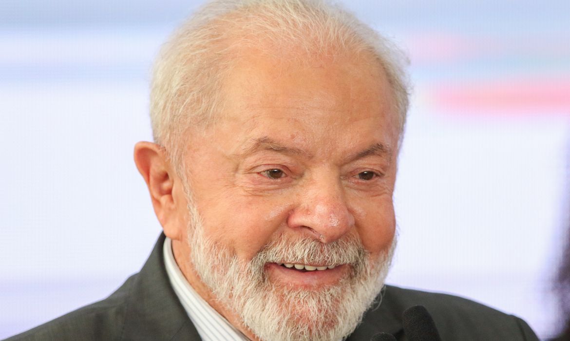 Lula: Estado brasileiro vai ser indutor do desenvolvimento  