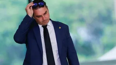 Flavio Bolsonaro afirma que avós foram feitos reféns durante assalto 