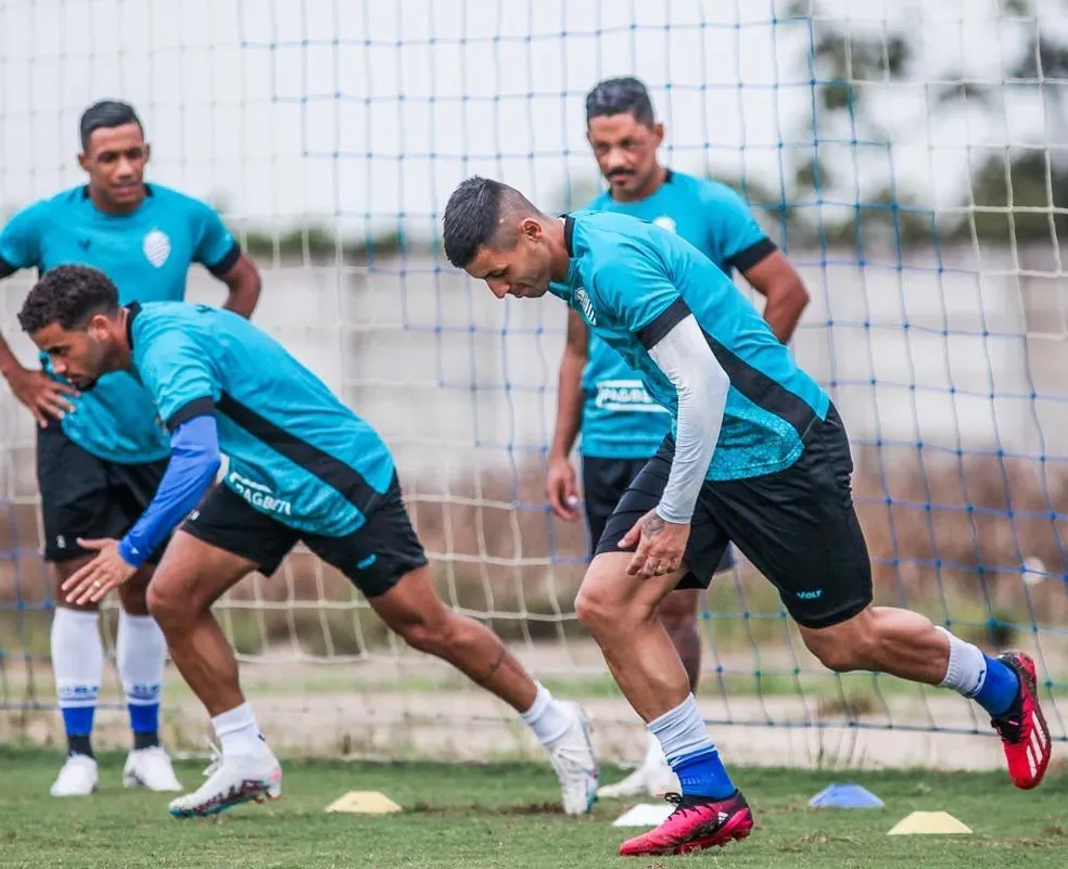 CSA antecipa rescisão contratual de jogadores, e presidente avisa: "Só fica quem pertence ao clube"
