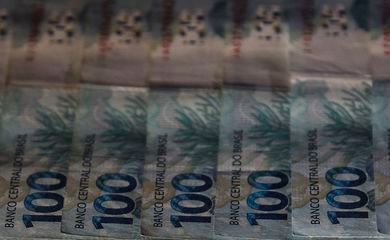 Governo propõe tirar R$ 5 bi de gastos do PAC da meta fiscal de 2024