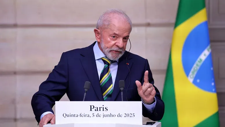 ‘Ninguém está acima da lei’, diz Lula após Trump defender Bolsonaro