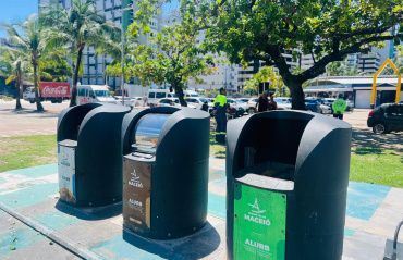 Vândalos danificam lixeiras subterrâneas da orla da Pajuçara