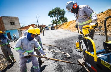 Pavimentação na Santa Lúcia alcança 50% das ruas do bairro