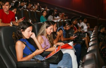 Educar é Massa: centenas de alunos participam do primeiro dia do pré-Enem gratuito