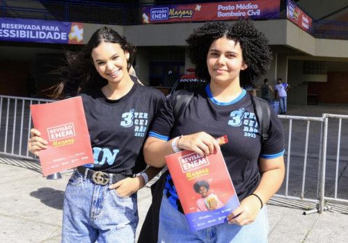 Mais de 10 mil estudantes da rede estadual participam dos aulões em Maceió e Arapiraca