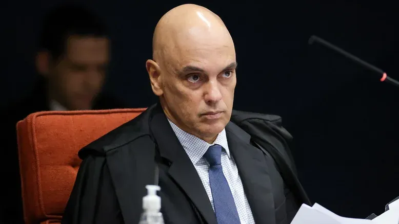 Bolsonaro preso? Moraes decide hoje sobre respostas por descumprimento de cautelares