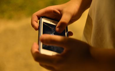 Pesquisa mostra que 95% das crianças e adolescentes acessam internet