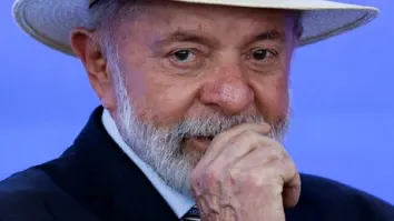 Oposição sugere pedir impeachment de Lula por irregularidade no Pé-de-Meia