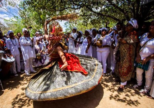 Capoeira, danças, homenagens e apresentações fazem parte da programação do mês da consciência negra