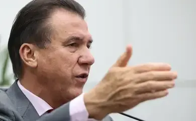 Em pronunciamento, Marinho destaca políticas para os trabalhadores