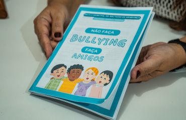 Escola cria cartilha anti-bullying para combater agressões nas salas de aula