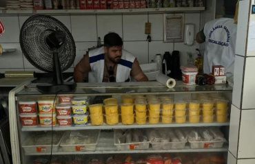 Vigilância Sanitária de Maceió apreende 80 kg de produtos fora do prazo de validade no Jacintinho