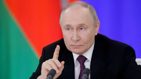 Putin propõe conversa com Ucrânia para esta semana após ultimato europeu